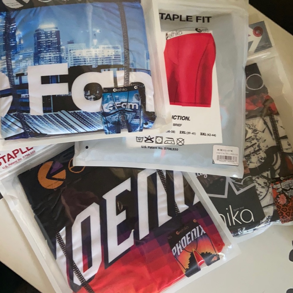Medium Men’s Ethika Staple NWT